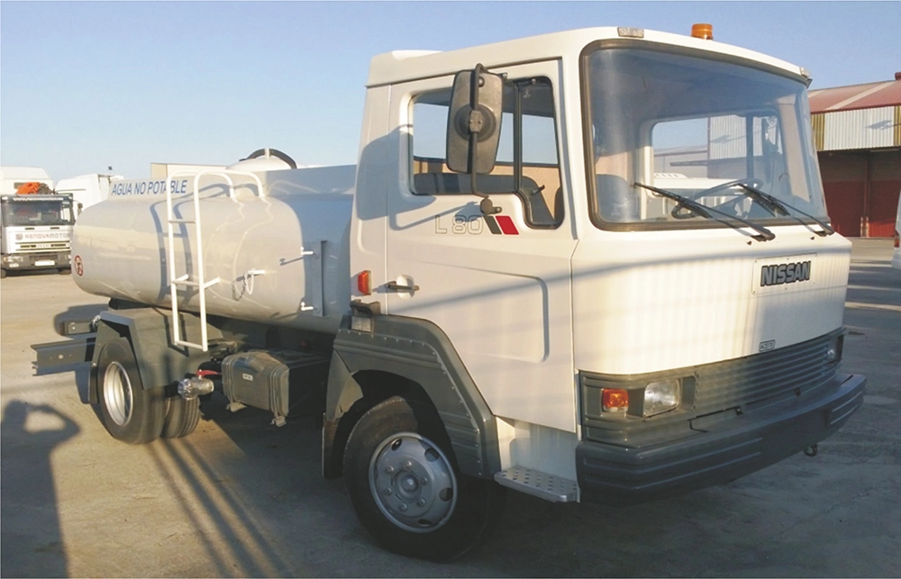 Water tanker with engine rebuilt by Renovamotor