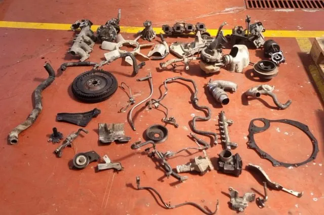 motor Nissan YD25DDTI piezas usadas